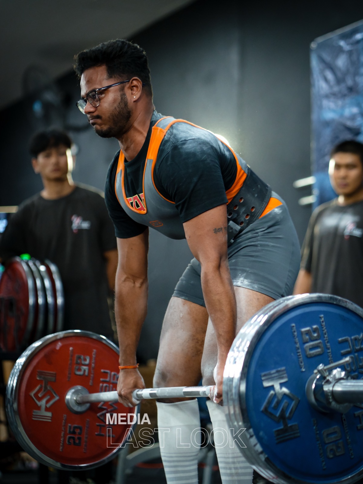 Sai Teja Vaidya setting up for a competition deadlift